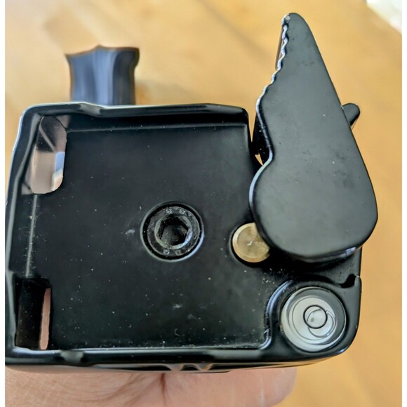 Dolica Proline AX620B100 Professional Aluminum Tripod with Ball Head Black, 60" - Picture 4 of 8